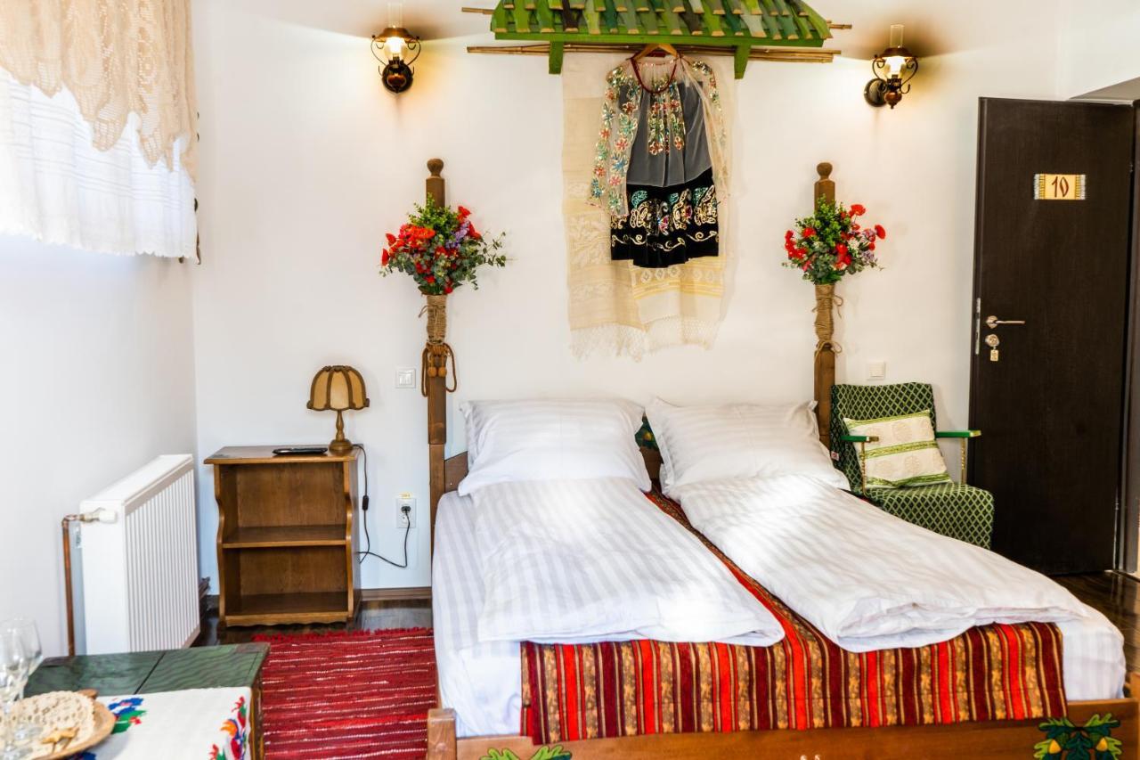 Guest house Pensiunea Luna *